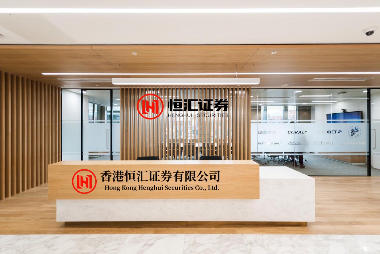 鼎和网 日本网友批评高市访美姿态谄媚，外交部回应